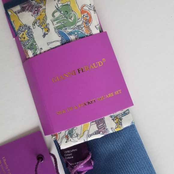 Tie with handkerchief, sock, key ring - Picture 7 of 10